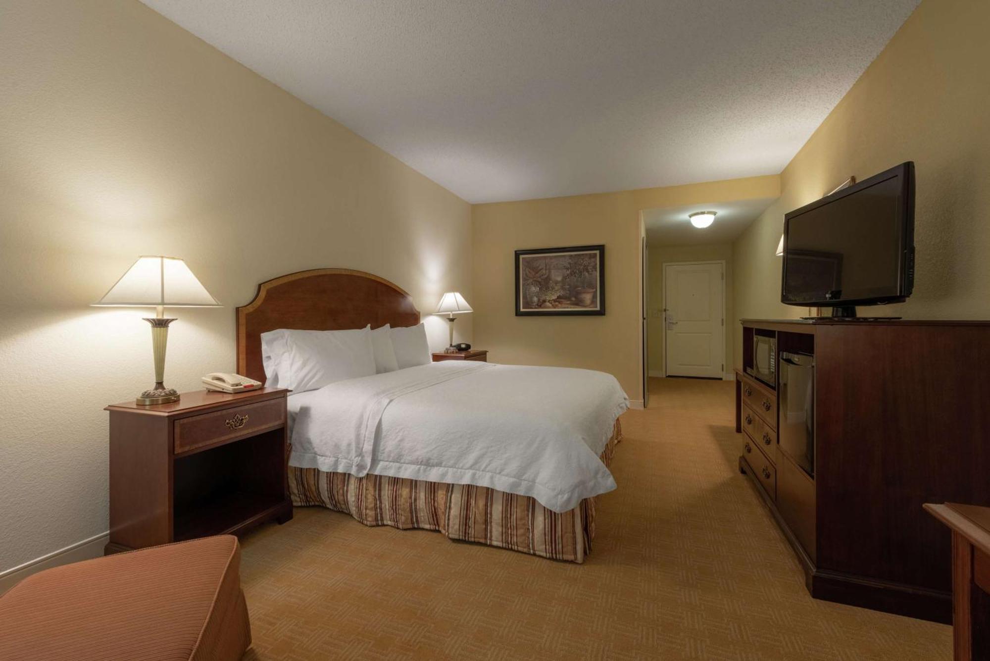 Hampton Inn&suites - 3*