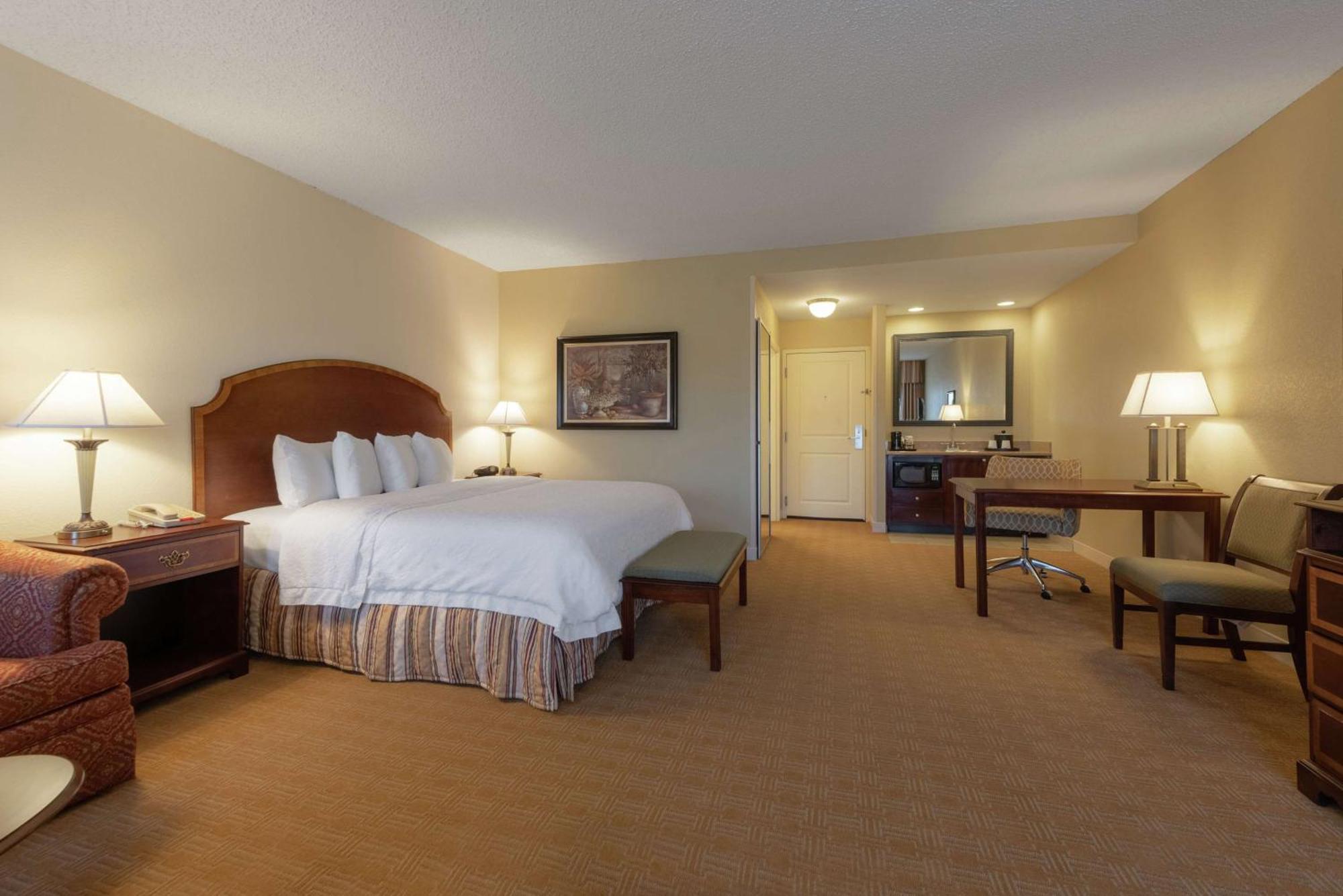 Hotel Hampton Inn&suites - 3*