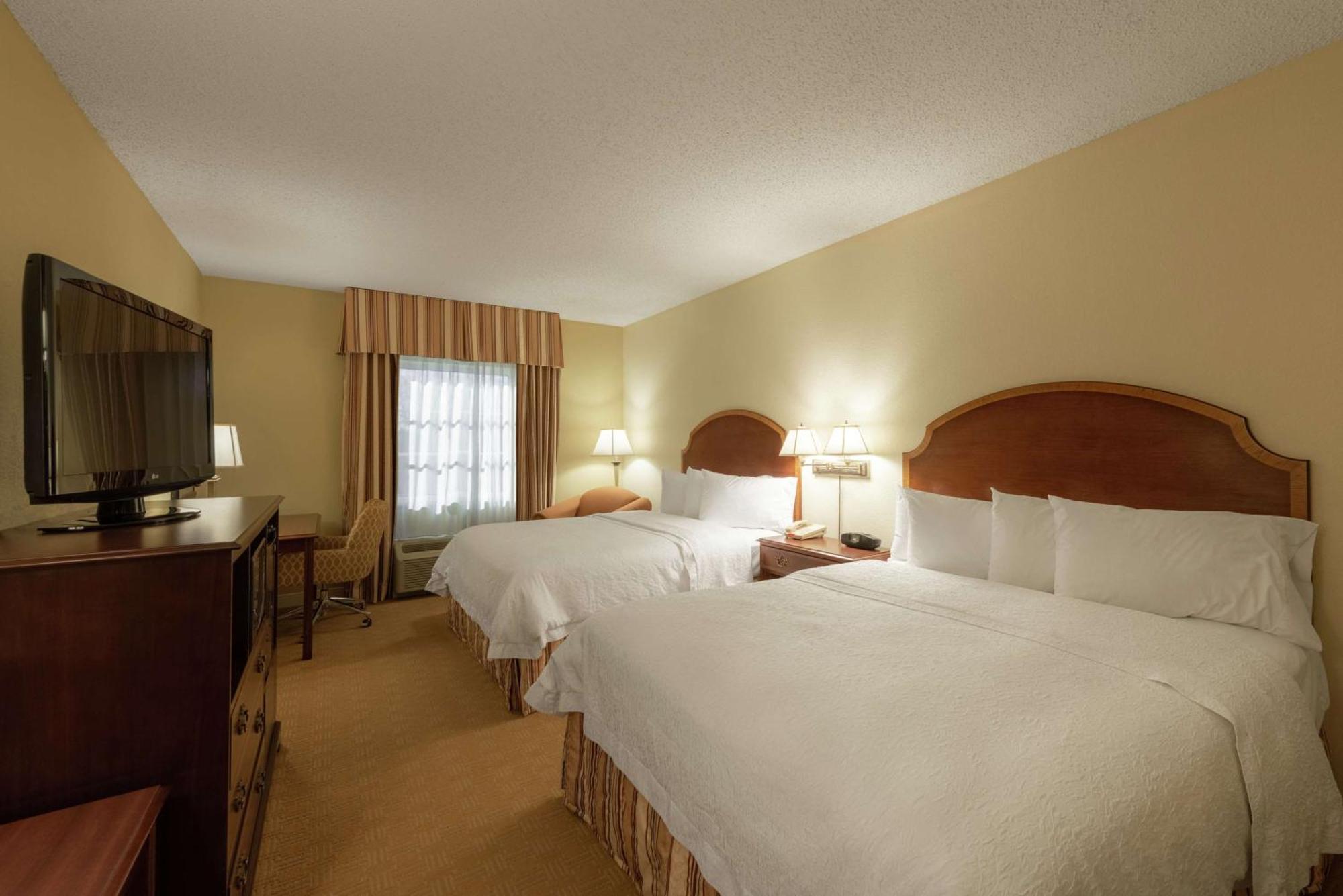 Hotel Hampton & - 3*