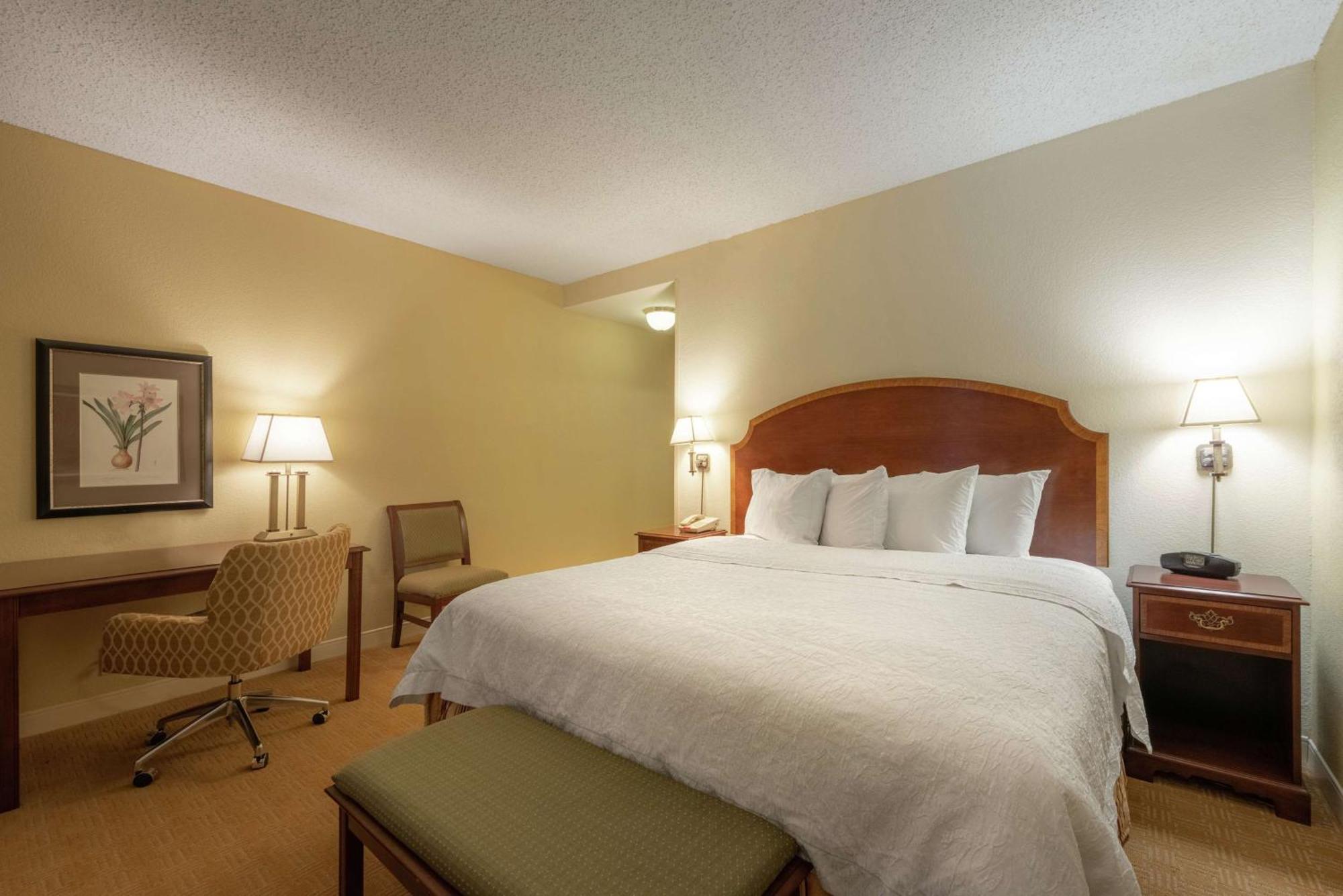 Hampton & - Hotel 3*